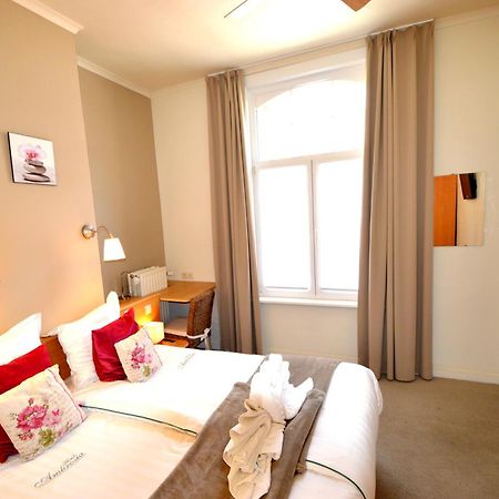 איפר Hotel Ambrosia מראה חיצוני תמונה