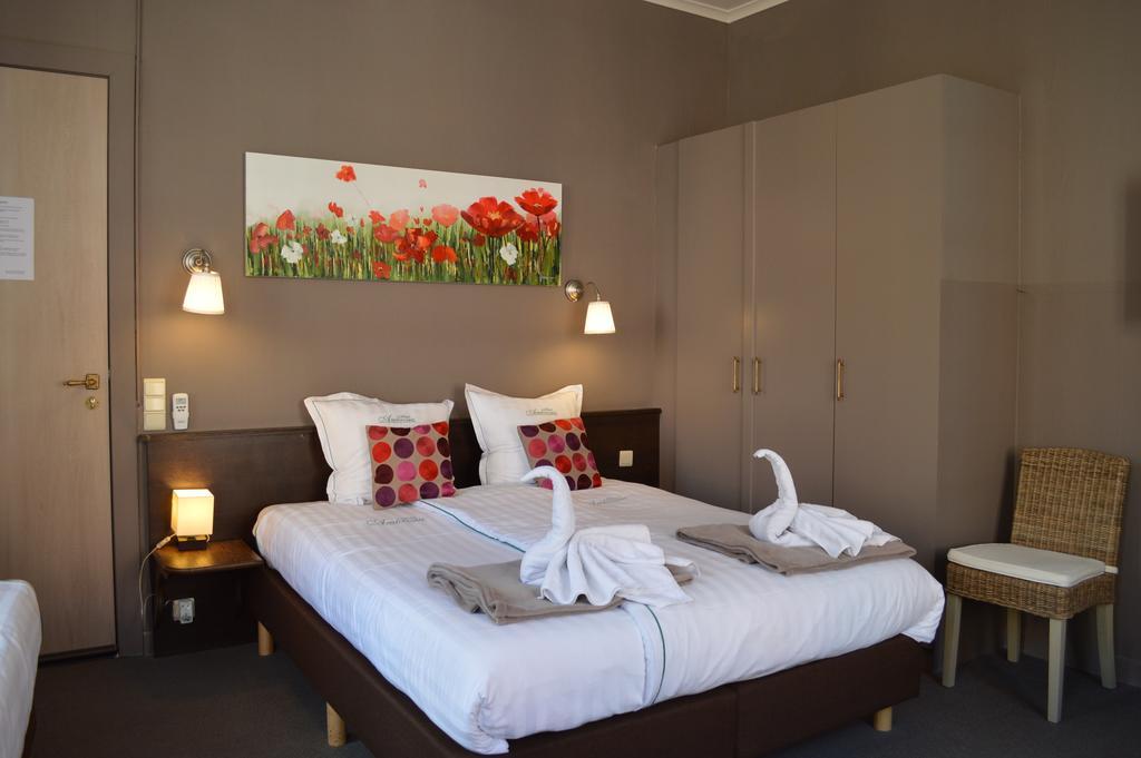 איפר Hotel Ambrosia חדר תמונה