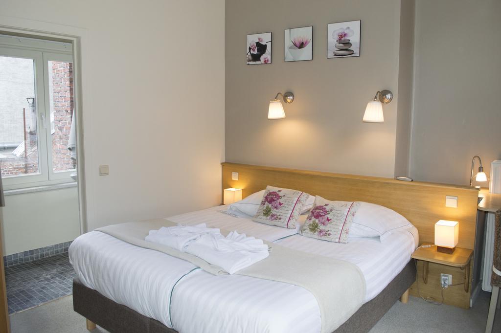 איפר Hotel Ambrosia חדר תמונה