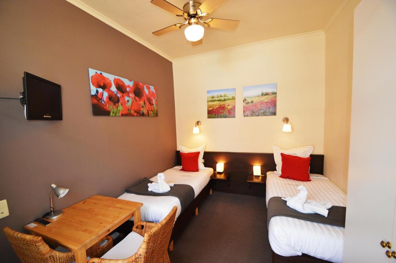 איפר Hotel Ambrosia מראה חיצוני תמונה