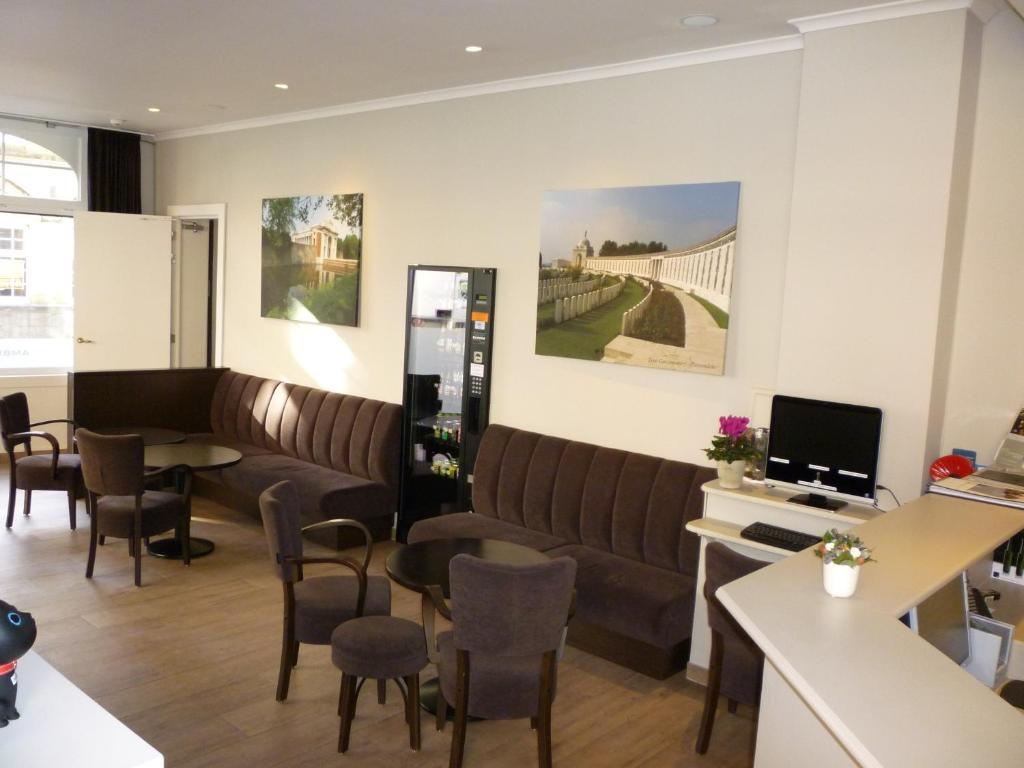 איפר Hotel Ambrosia מראה חיצוני תמונה