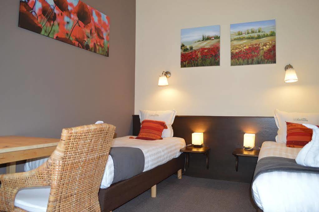 איפר Hotel Ambrosia מראה חיצוני תמונה