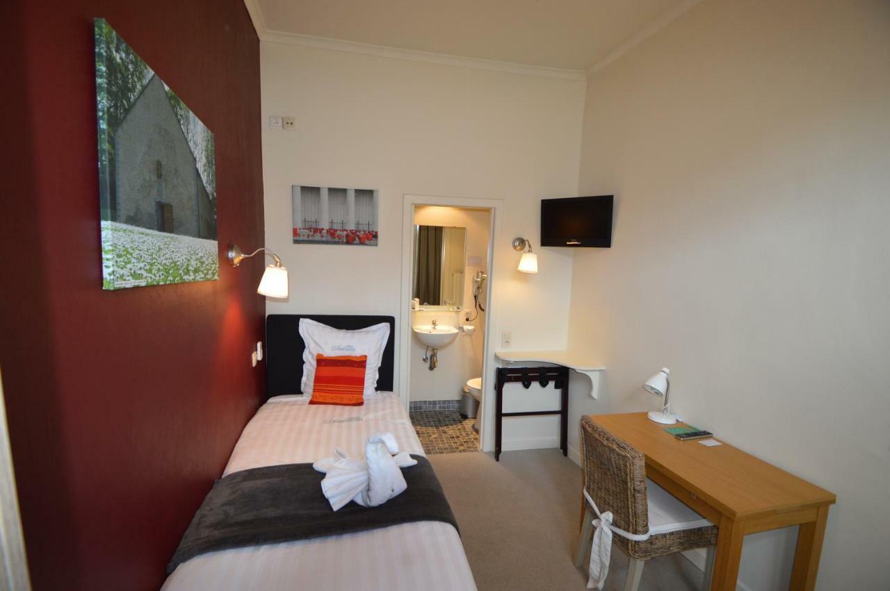 איפר Hotel Ambrosia מראה חיצוני תמונה